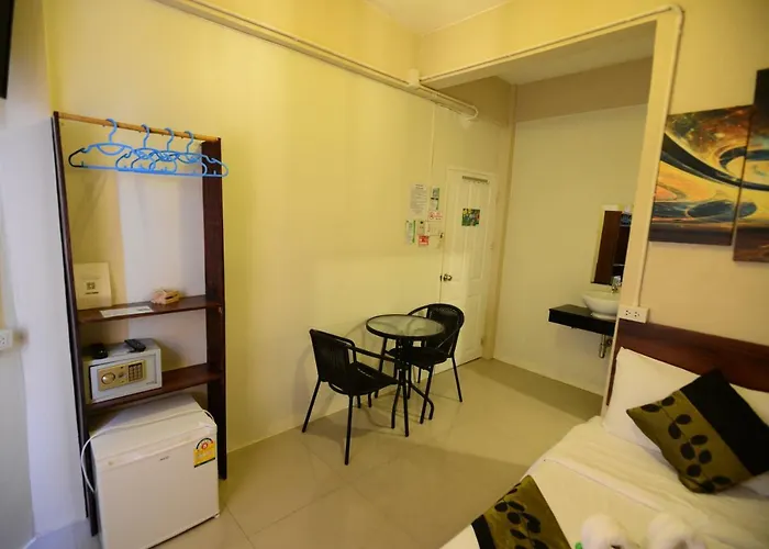 Khaosan House 2*
